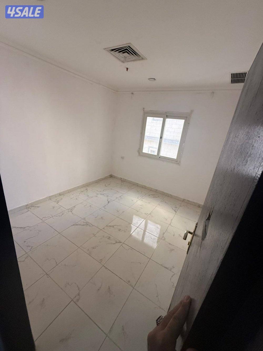 ميدان حولي شقه للايجار3