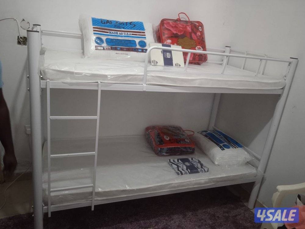 سرير حديد ومرتبه طبيه وبطانيه ومخده والملايات3