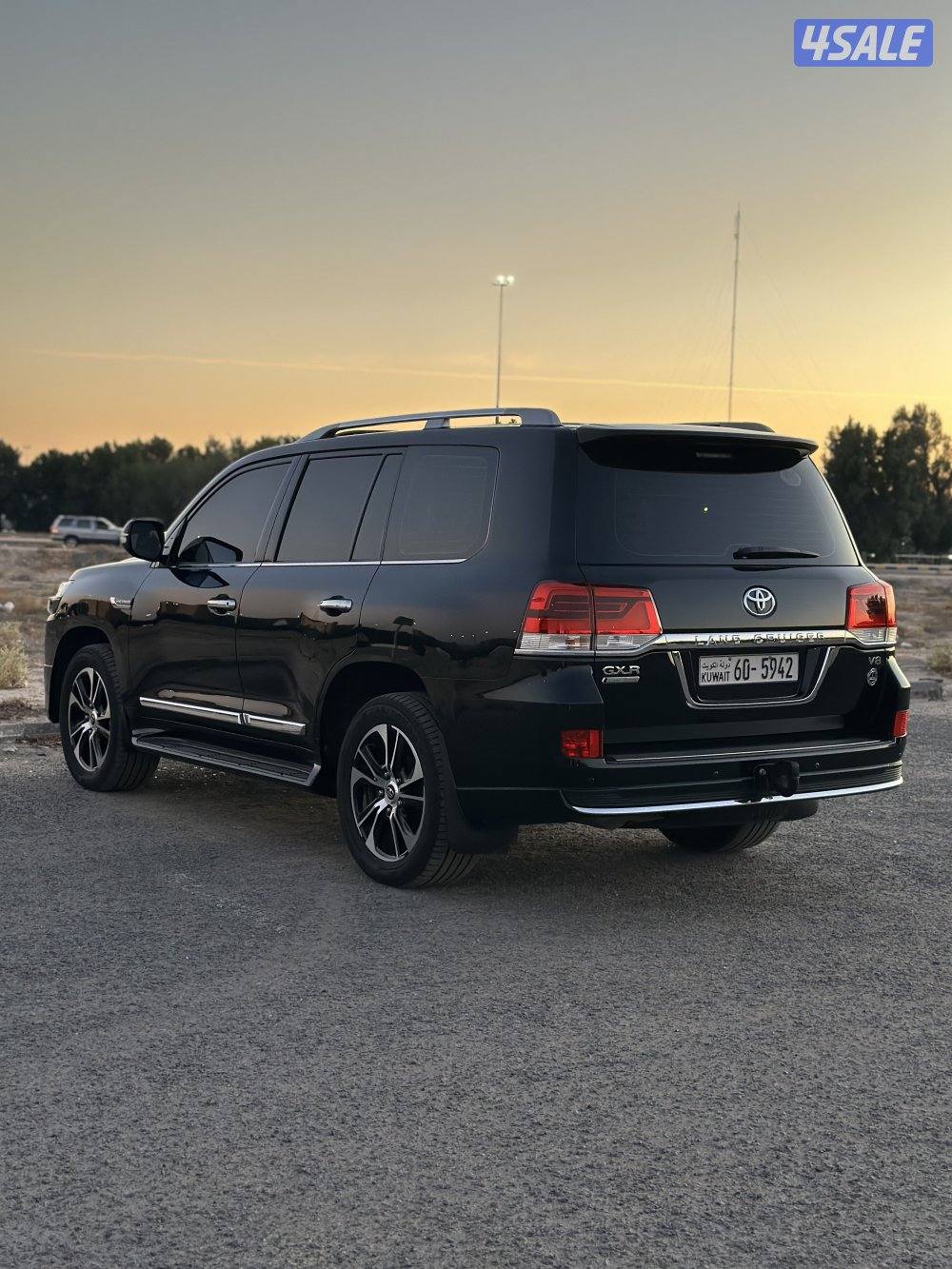 للبيع لاندكروزر GXR موديل2021 تورنق درجة0