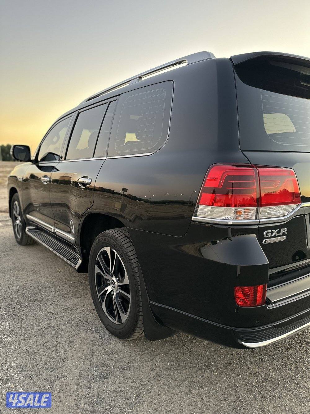 للبيع لاندكروزر GXR موديل2021 تورنق درجة3