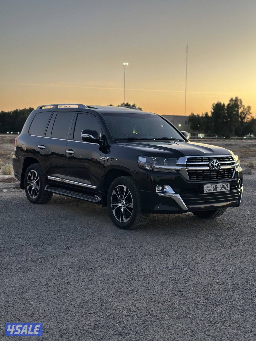 للبيع لاندكروزر GXR موديل2021 تورنق درجة4