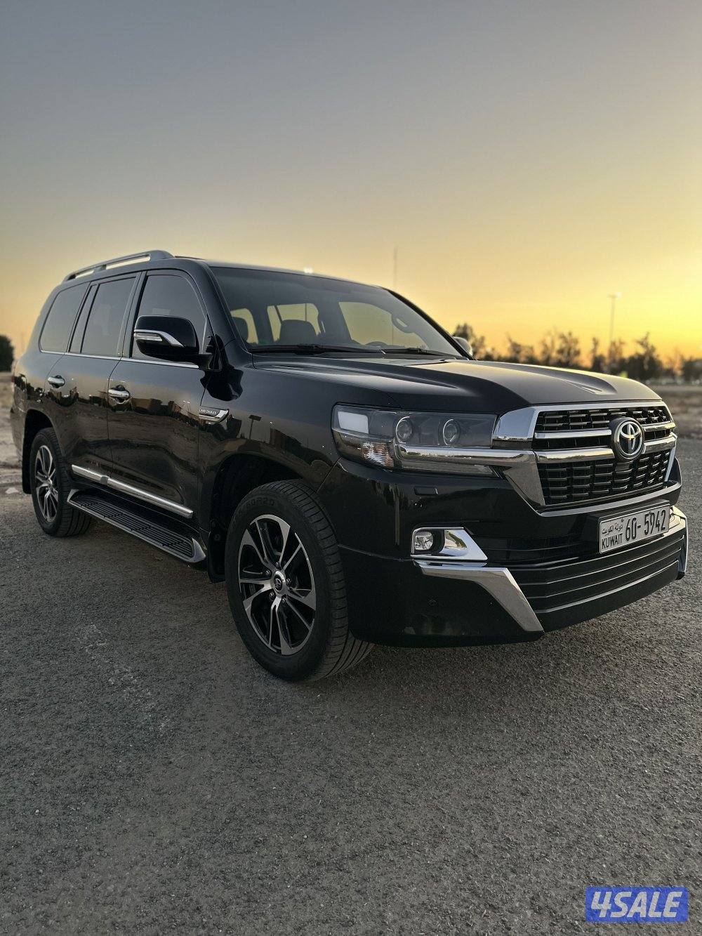 للبيع لاندكروزر GXR موديل2021 تورنق درجة6