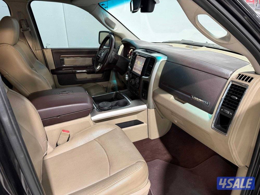 RAM 1500 Laramie Crew Cab6