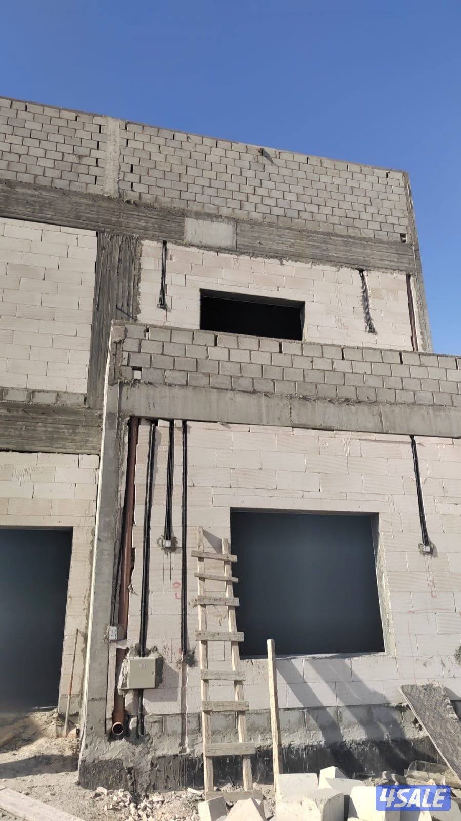 مطلوب حداد عام (جميع اعمال الحداده )  معلمين كهربائي / صحي / سيراميك0