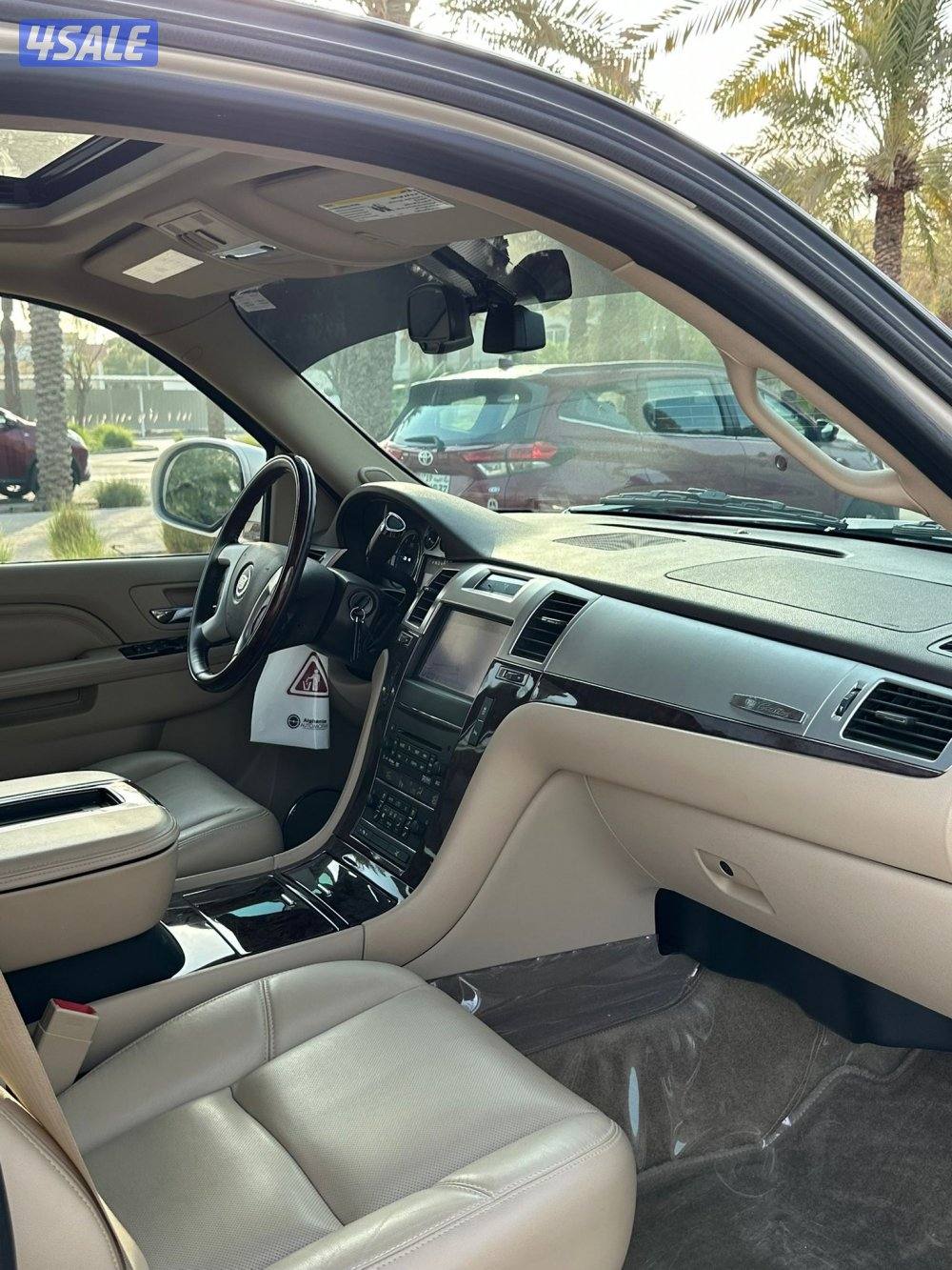 للبيع كاديلاك اسكاليد مخزن وكالة4