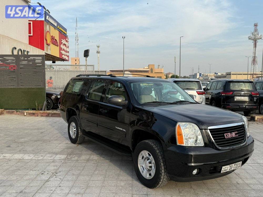 للبيع يوكن XL موديل ٢٠١١ شرط الفحص  ماشي ١٣٠ وسيرفس بل الوكالة0