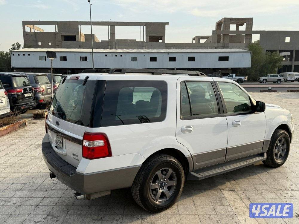 للبيع فورد اكسبدشن سبورت  موديل ٢٠١٦ شرط الفحص صبغ الوكاله  عداد ١٠٠2