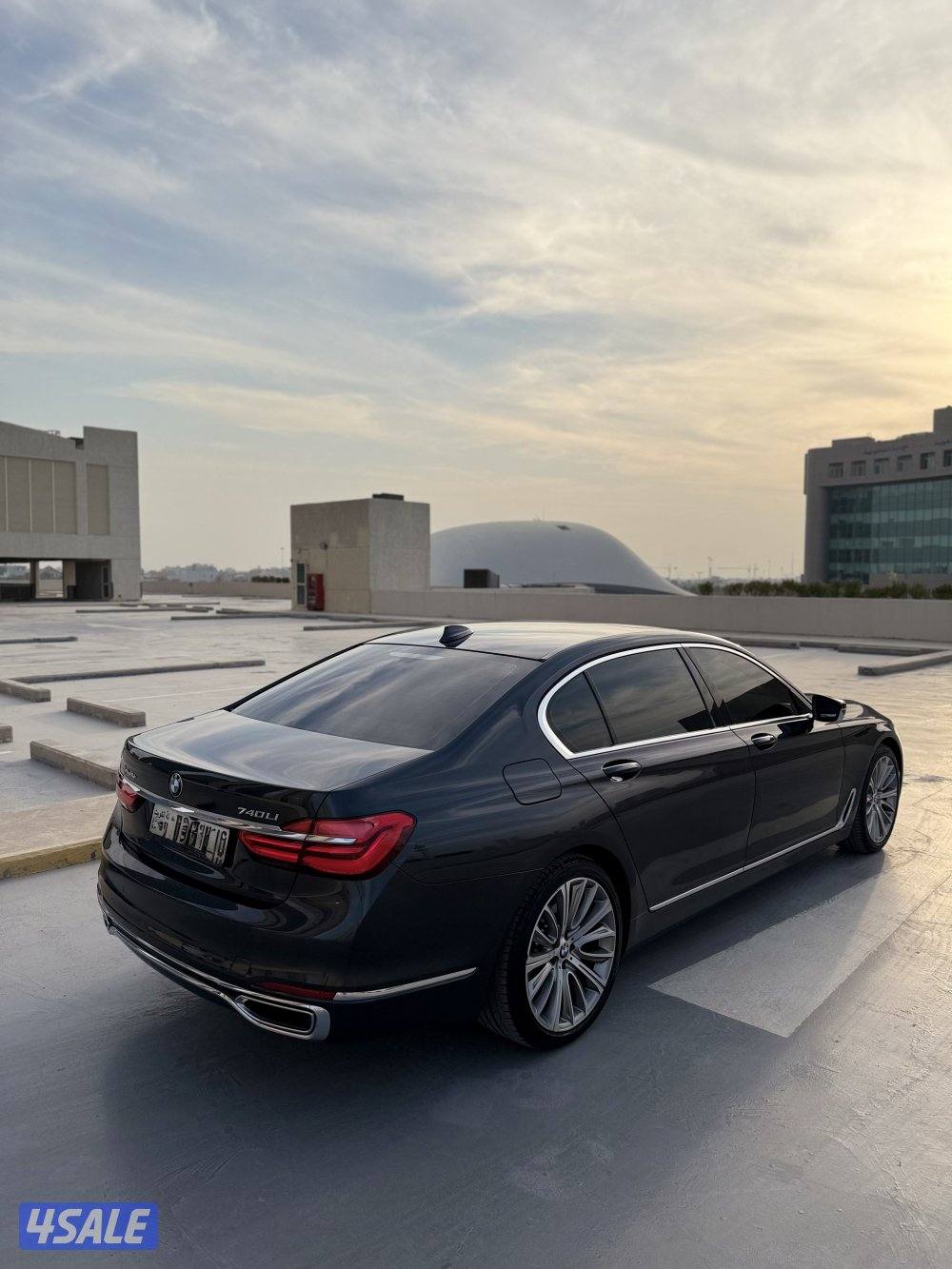 BMW 740li //2017  بقمه النظافه تحت الكفاله4