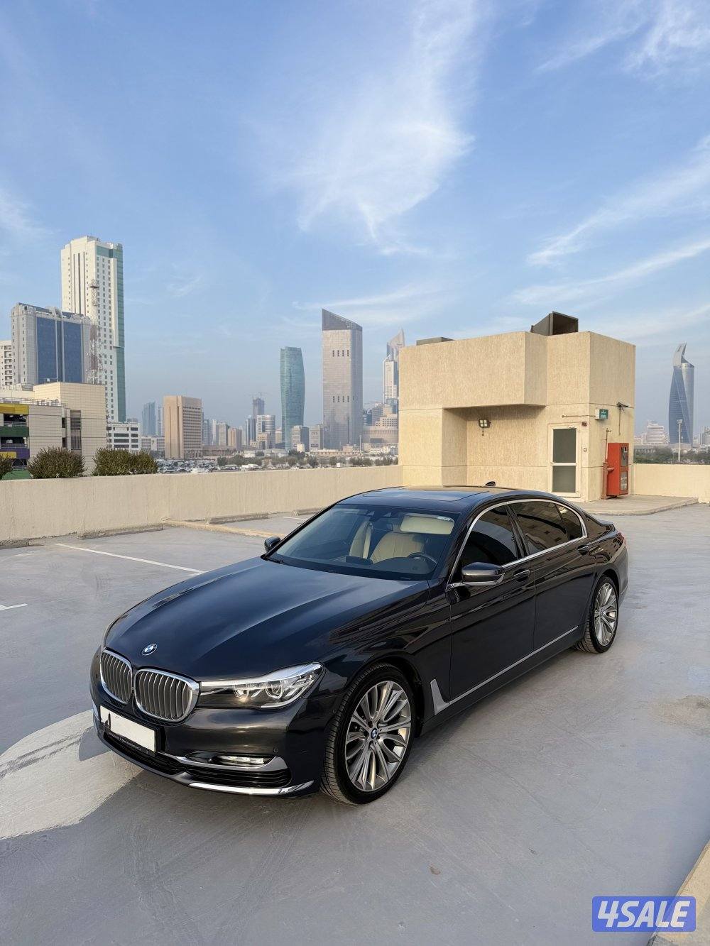 BMW 740li //2017  بقمه النظافه تحت الكفاله5