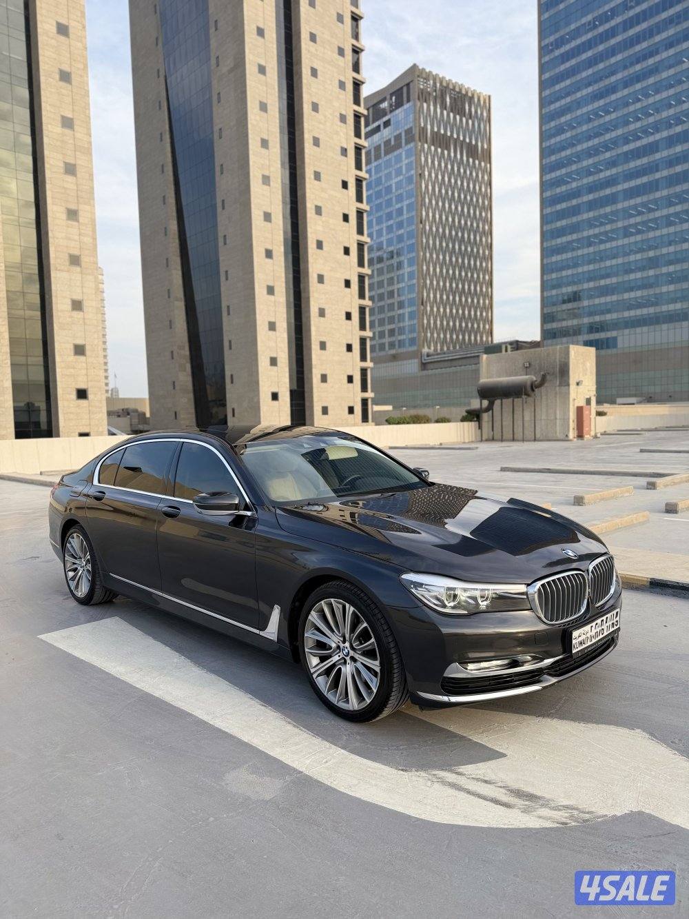 BMW 740li //2017  بقمه النظافه تحت الكفاله1