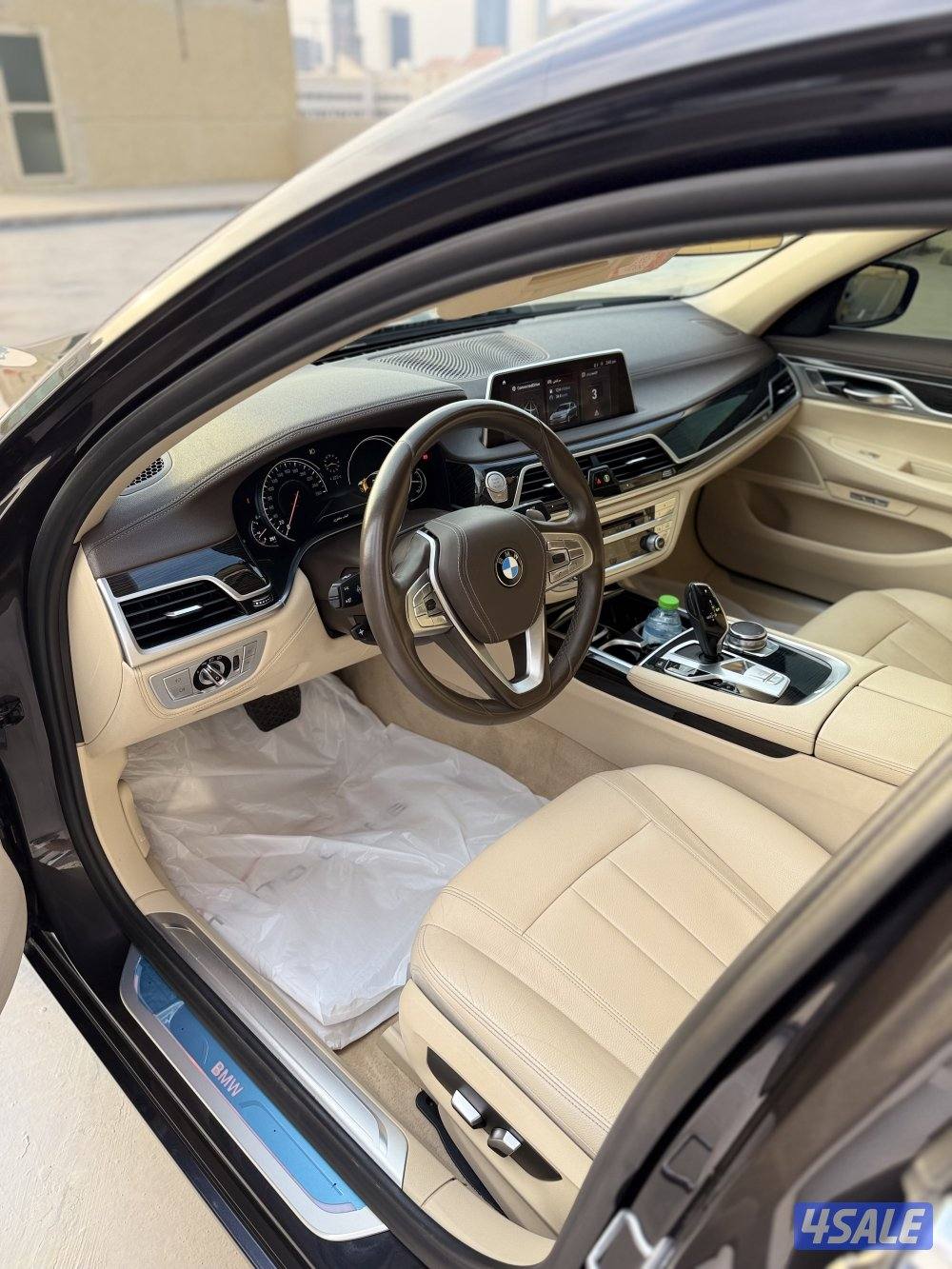 BMW 740li //2017  بقمه النظافه تحت الكفاله7