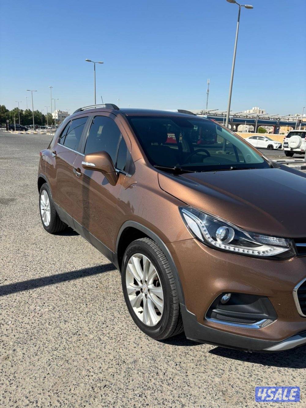 سيارة بحالة الوكالة نظيفة جداً ماشيه 40 الف استعمال يومي4