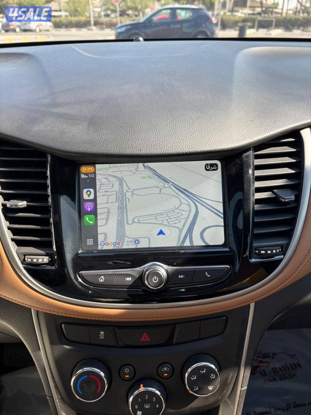 سيارة بحالة الوكالة نظيفة جداً ماشيه 40 الف استعمال يومي5
