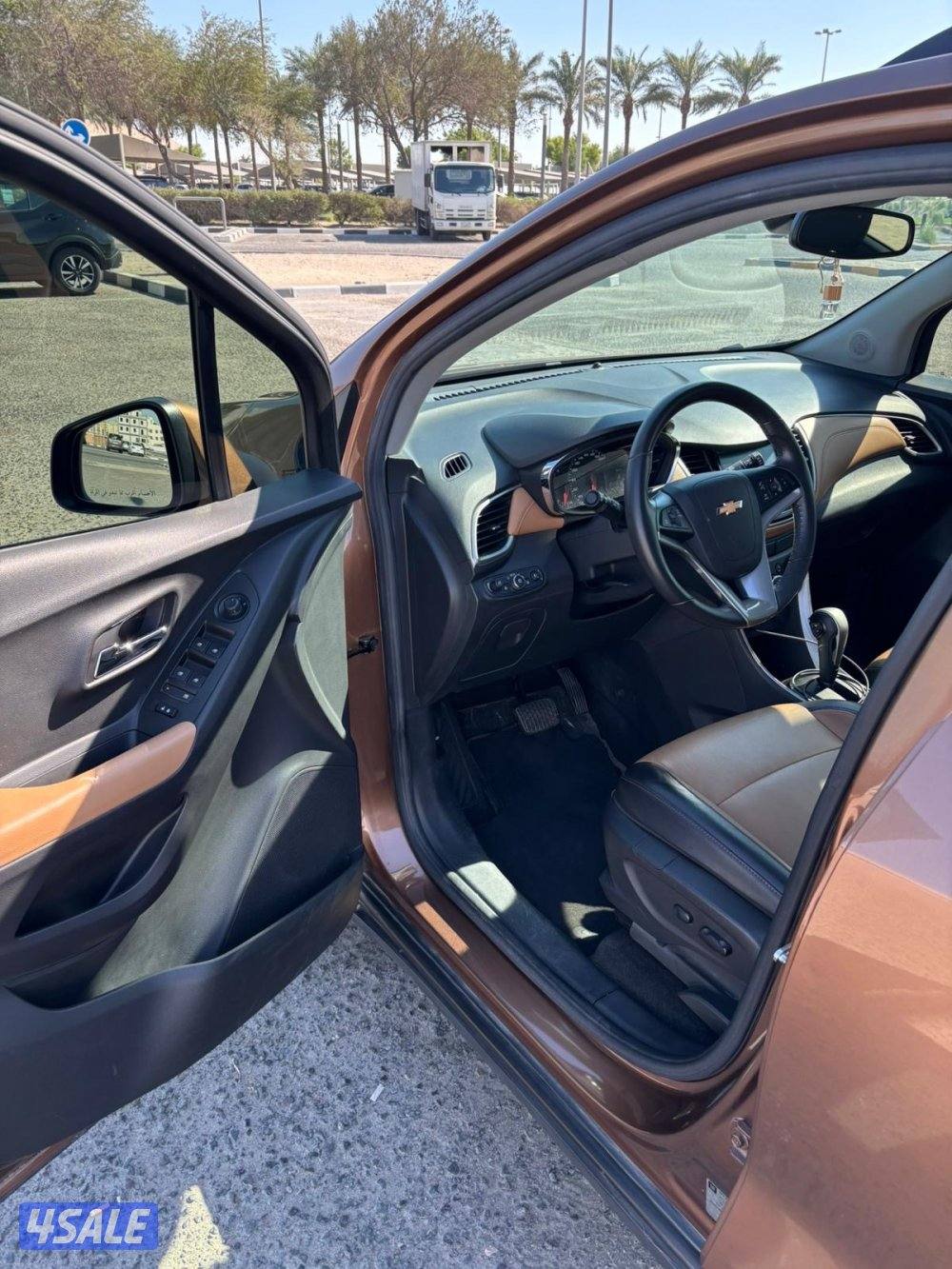 سيارة بحالة الوكالة نظيفة جداً ماشيه 40 الف استعمال يومي11