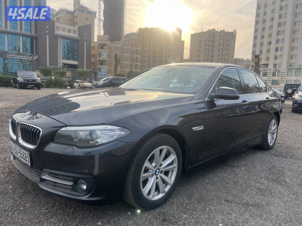 بي ام دبليو 520 اسود 2015 ماشي 200 الف بحاله ممتازه فحص بالكامل2