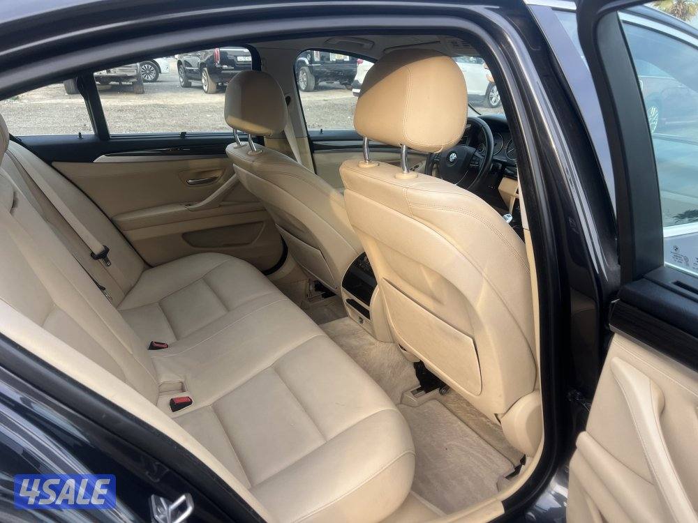 بي ام دبليو 520 اسود 2015 ماشي 200 الف بحاله ممتازه فحص بالكامل7