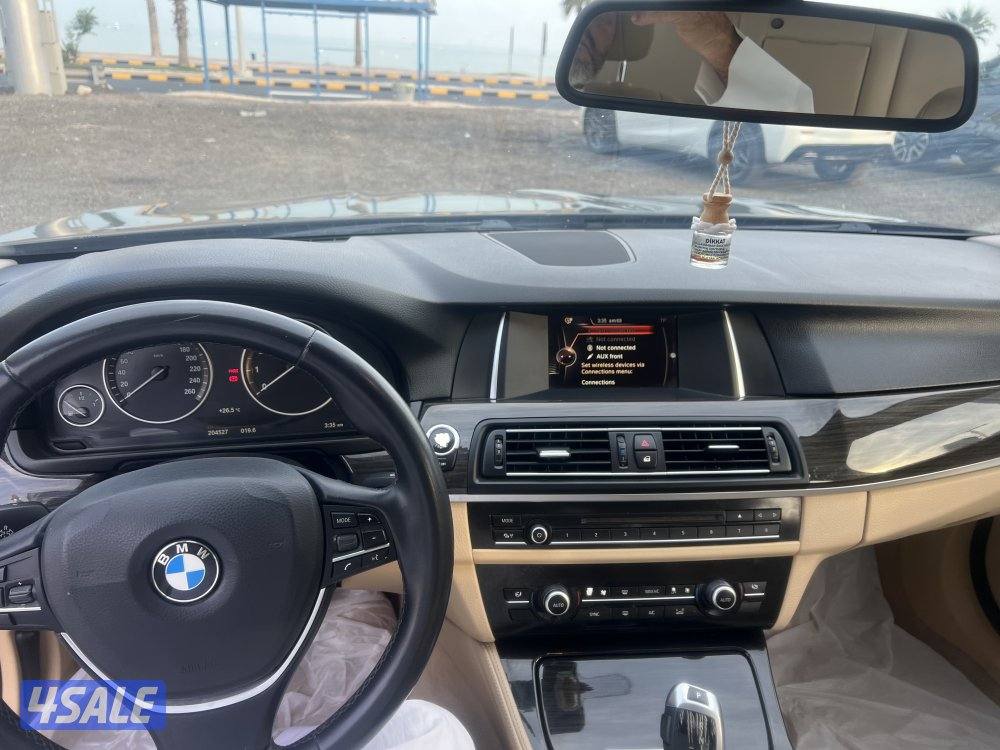بي ام دبليو 520 اسود 2015 ماشي 200 الف بحاله ممتازه فحص بالكامل12