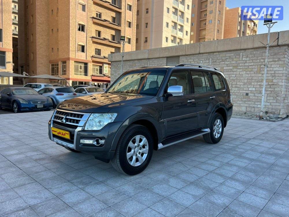 باجيرو 2015 ماشي 150 الف بحالة الوكاله صبغ الوكاله شرط الفحص0