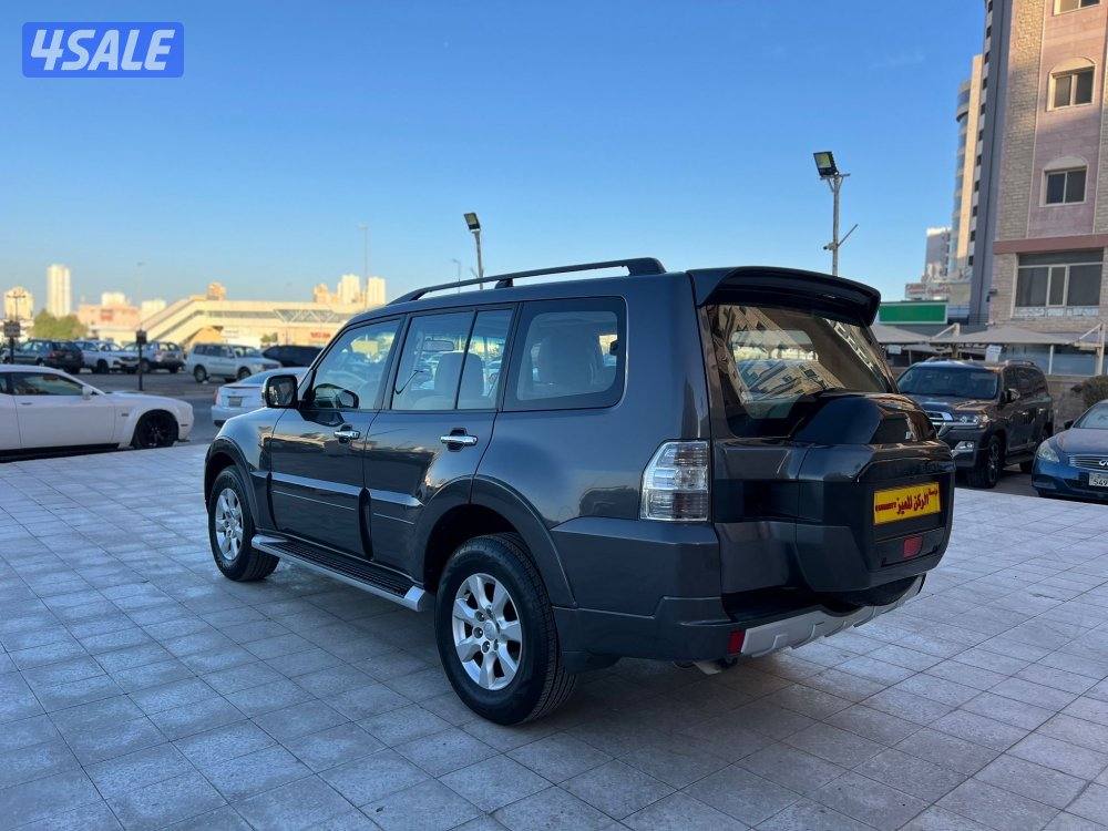 باجيرو 2015 ماشي 150 الف بحالة الوكاله صبغ الوكاله شرط الفحص7