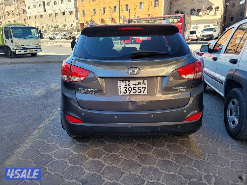 Hyundai tucson 2014 grey 1,35,000 km1