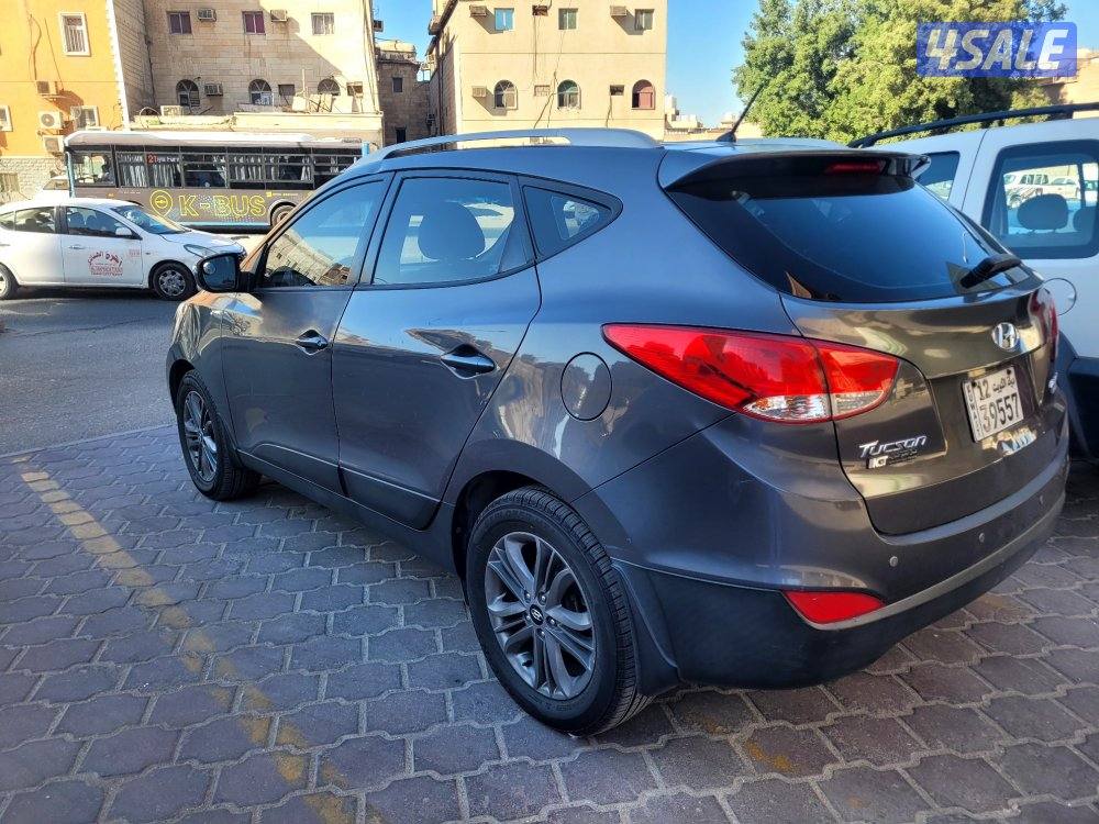Hyundai tucson 2014 grey 1,35,000 km2