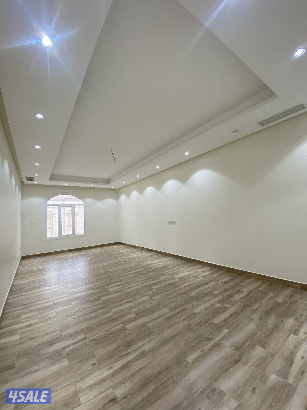 للايجار شقه كبيره الصباحيه ق1تشطيب جديد2