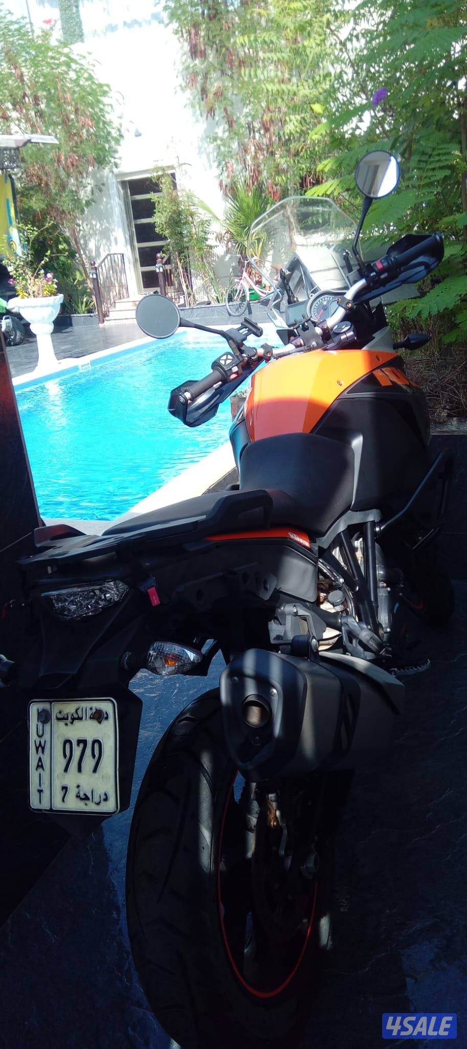 للبيع سيكل ادفينجر كي تي ام  1050 موديل 2017 بحالة الوكالة1