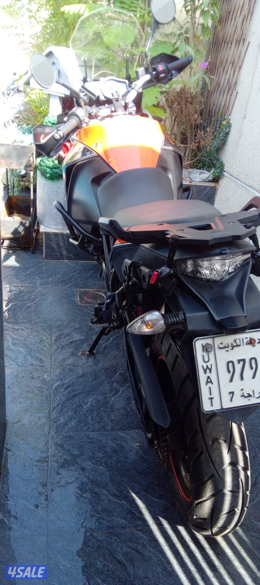 للبيع سيكل ادفينجر كي تي ام  1050 موديل 2017 بحالة الوكالة2