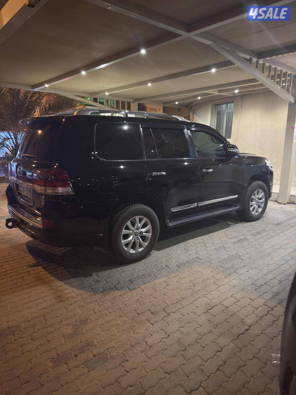 لاندكروزر gxr ٨سلندر نظيف ماشي ١٢٧ الف4