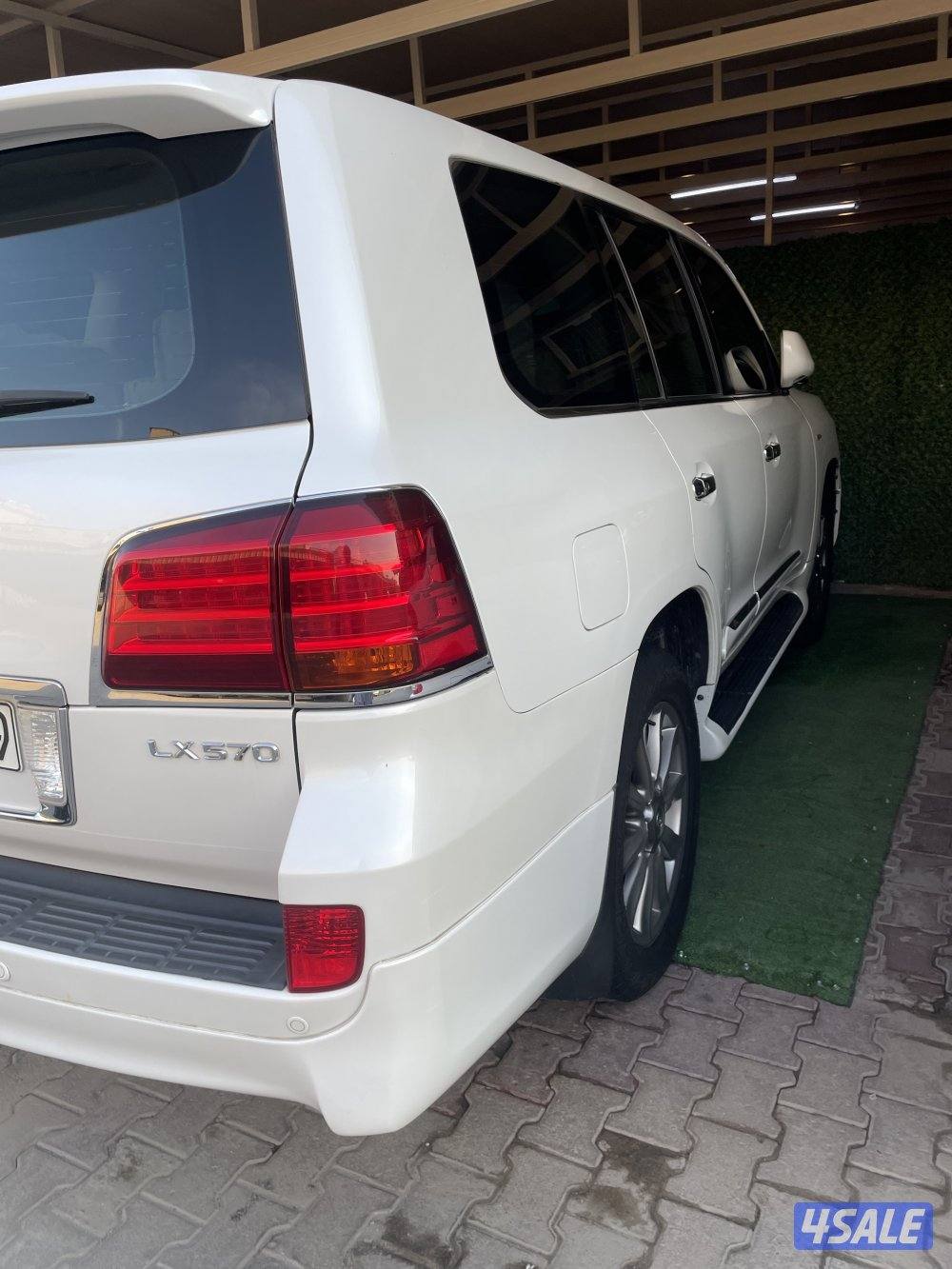 للبيع جيب لكزس موديل ٢٠١١ الدرجه الاوله صبغ الوكاله شرط الفحص4