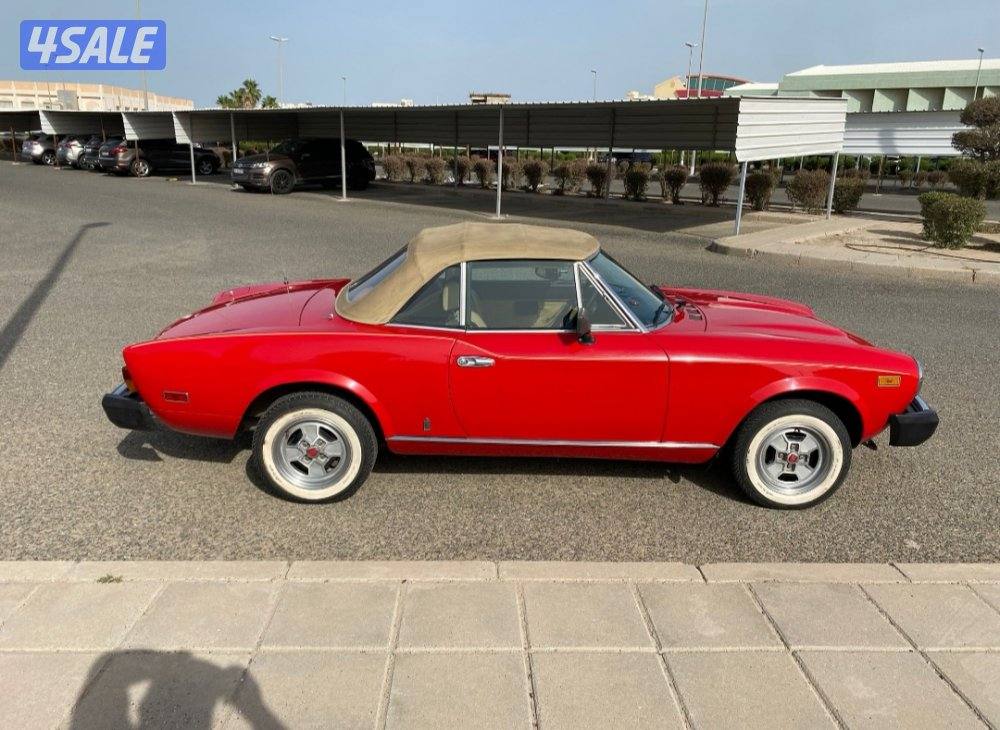 للبيع سيارة فيات سبايدر 1242