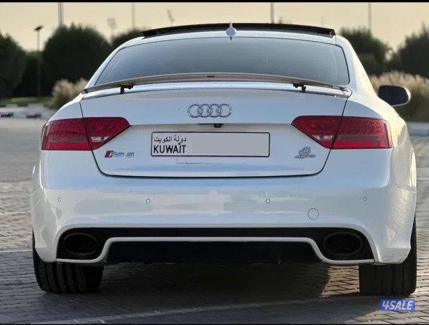 بحالة الوكالة Audi RS5 V8 20113