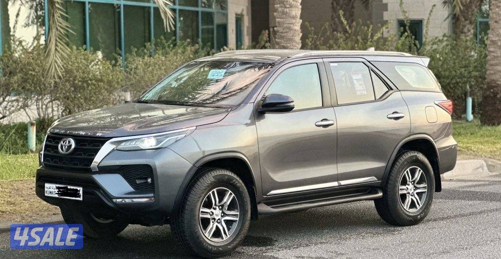 للبيع فورتنر 2023 6 سلندر0