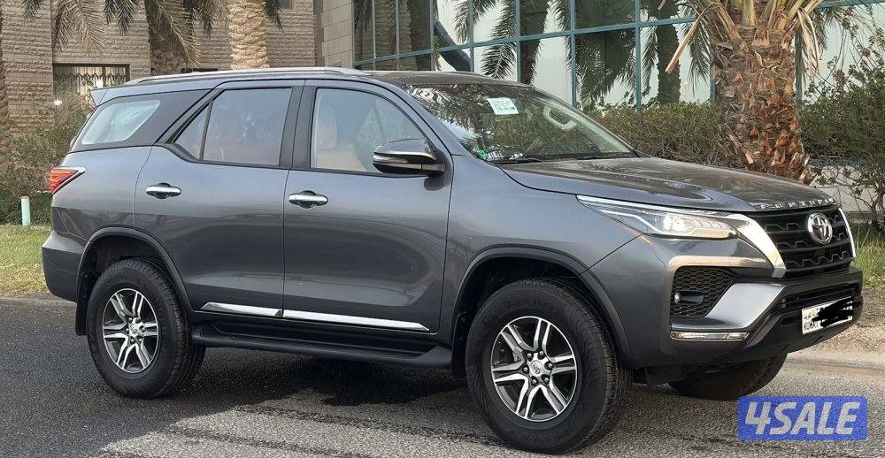 للبيع فورتنر 2023 6 سلندر1