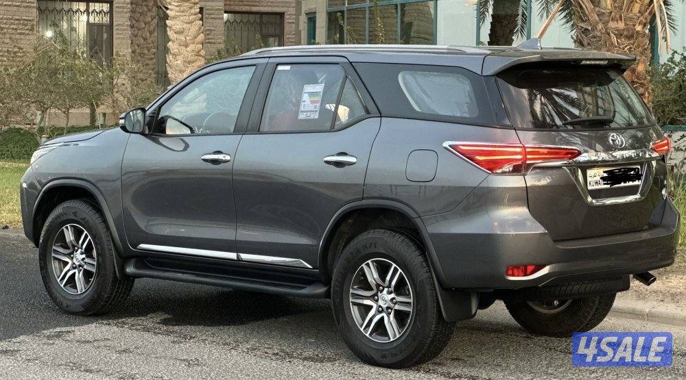 للبيع فورتنر 2023 6 سلندر2