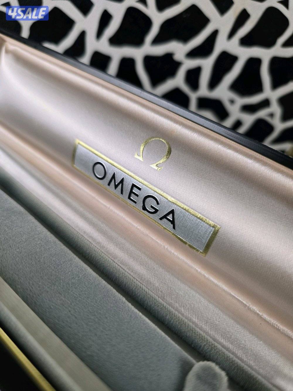Omega Box 1960s4