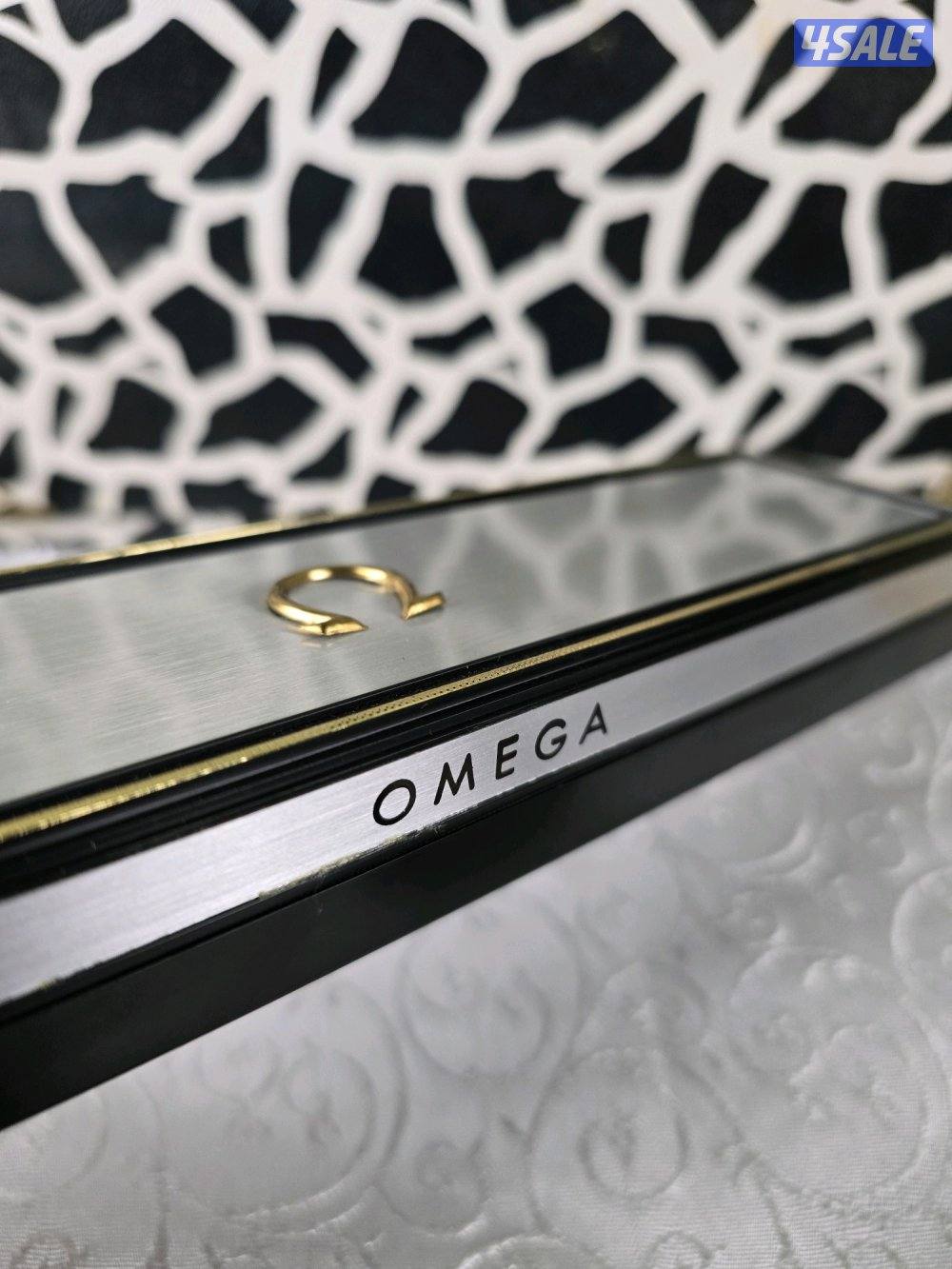 Omega Box 1960s5