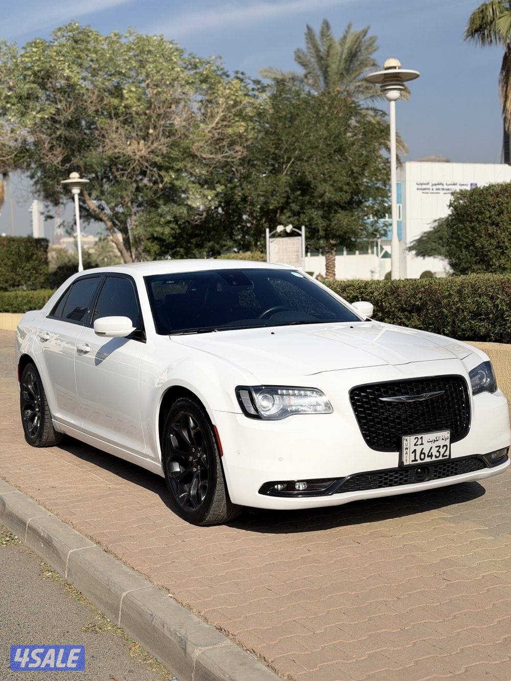 للبيع كرايزلر s صبغ الوكاله2