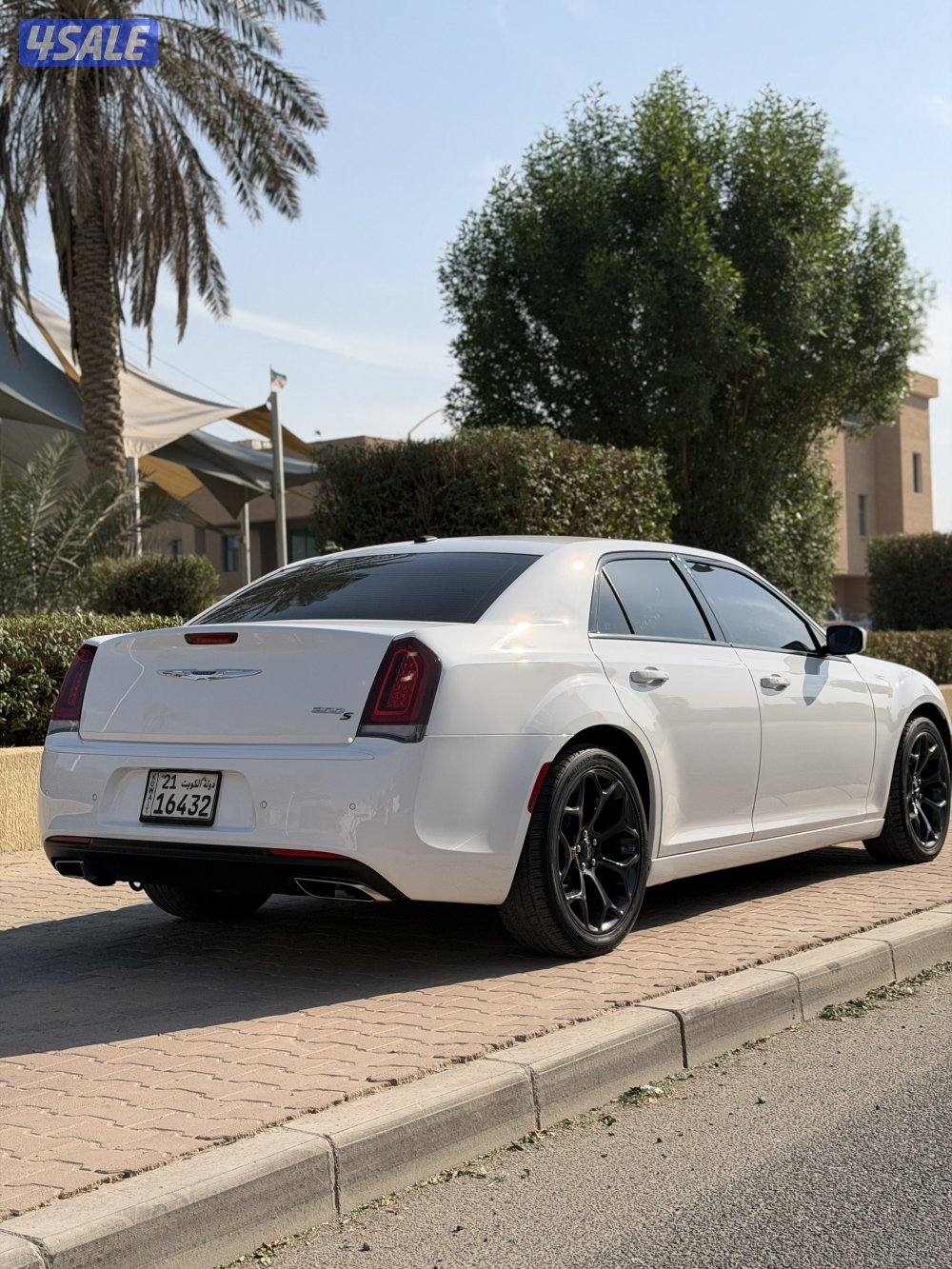 للبيع كرايزلر s صبغ الوكاله6