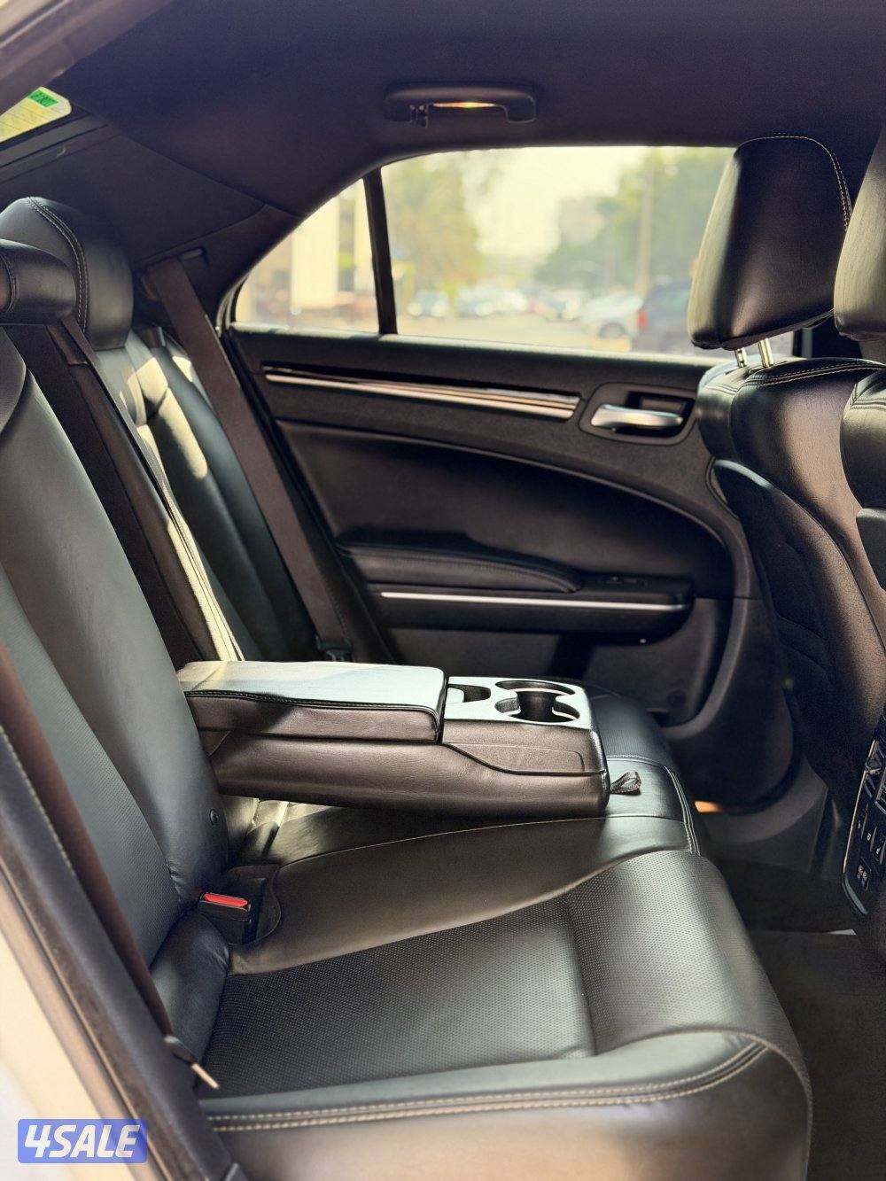 للبيع كرايزلر s صبغ الوكاله12