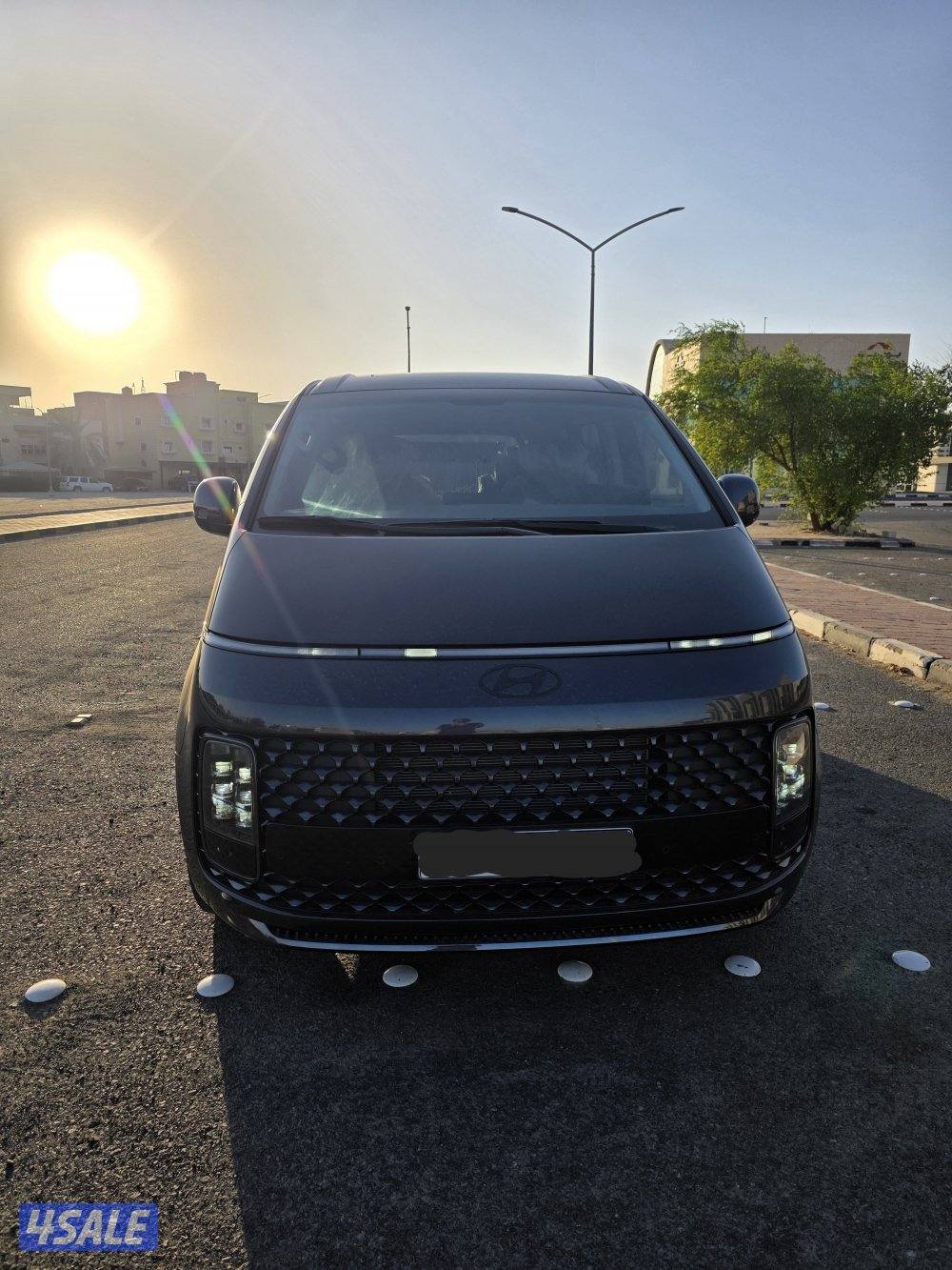 هيونداي ستاريا موديل 2025 الممشى 5515 كيلومتر
اللون رمادي داكن والداخل1