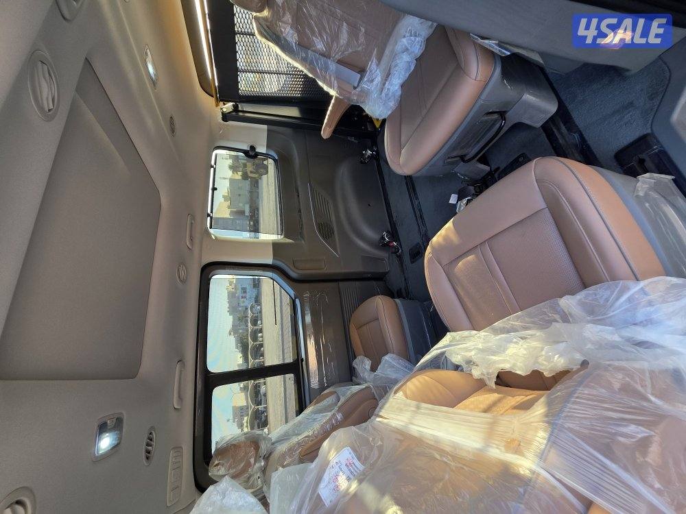 هيونداي ستاريا موديل 2025 الممشى 5515 كيلومتر
اللون رمادي داكن والداخل4