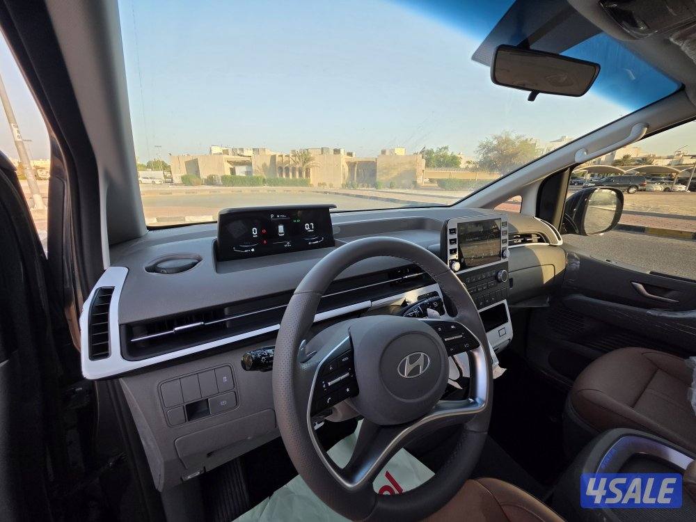 هيونداي ستاريا موديل 2025 الممشى 5515 كيلومتر
اللون رمادي داكن والداخل6