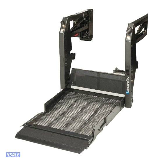 Wheel Chair lift for Vans by Braun Millennium less used2