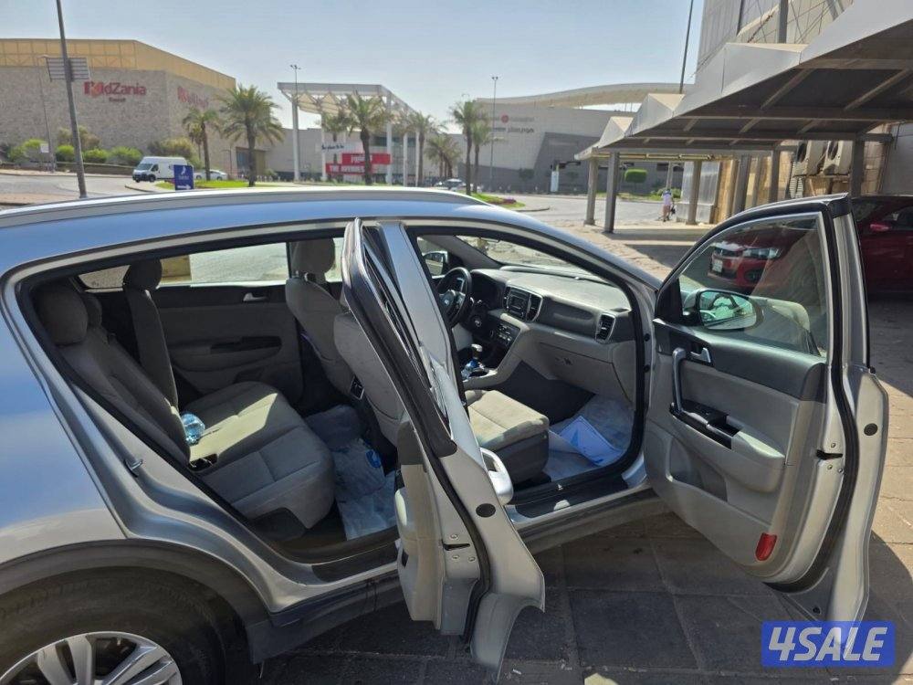 كيا اسبورتاج الموديل 2018عداد 218 شرط الفحص قير مكينه شاصي 2000 سي سي1