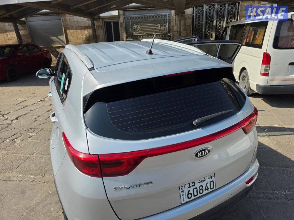 كيا اسبورتاج الموديل 2018عداد 218 شرط الفحص قير مكينه شاصي 2000 سي سي2