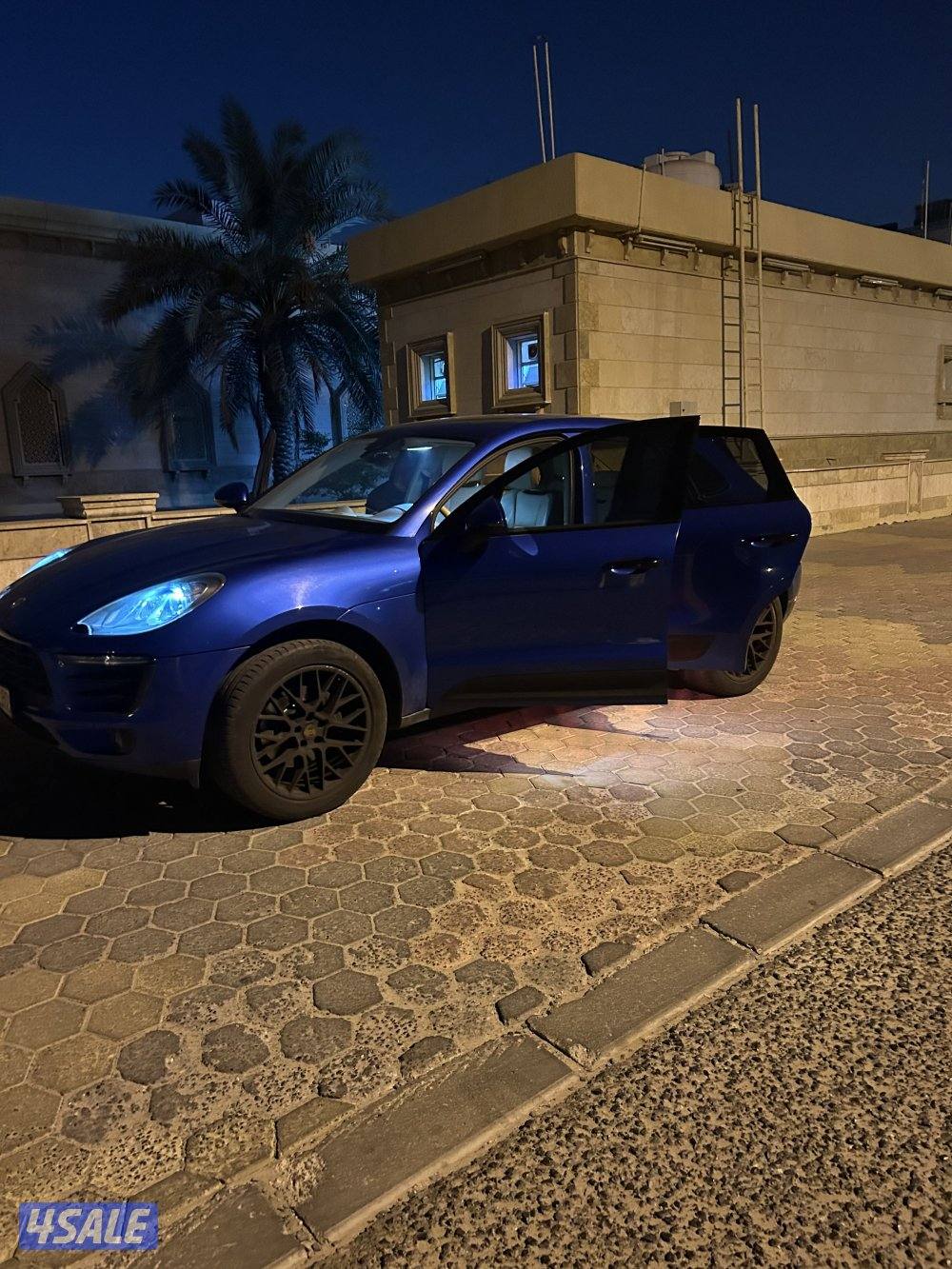 للبيع جيب بورش مكان 20172