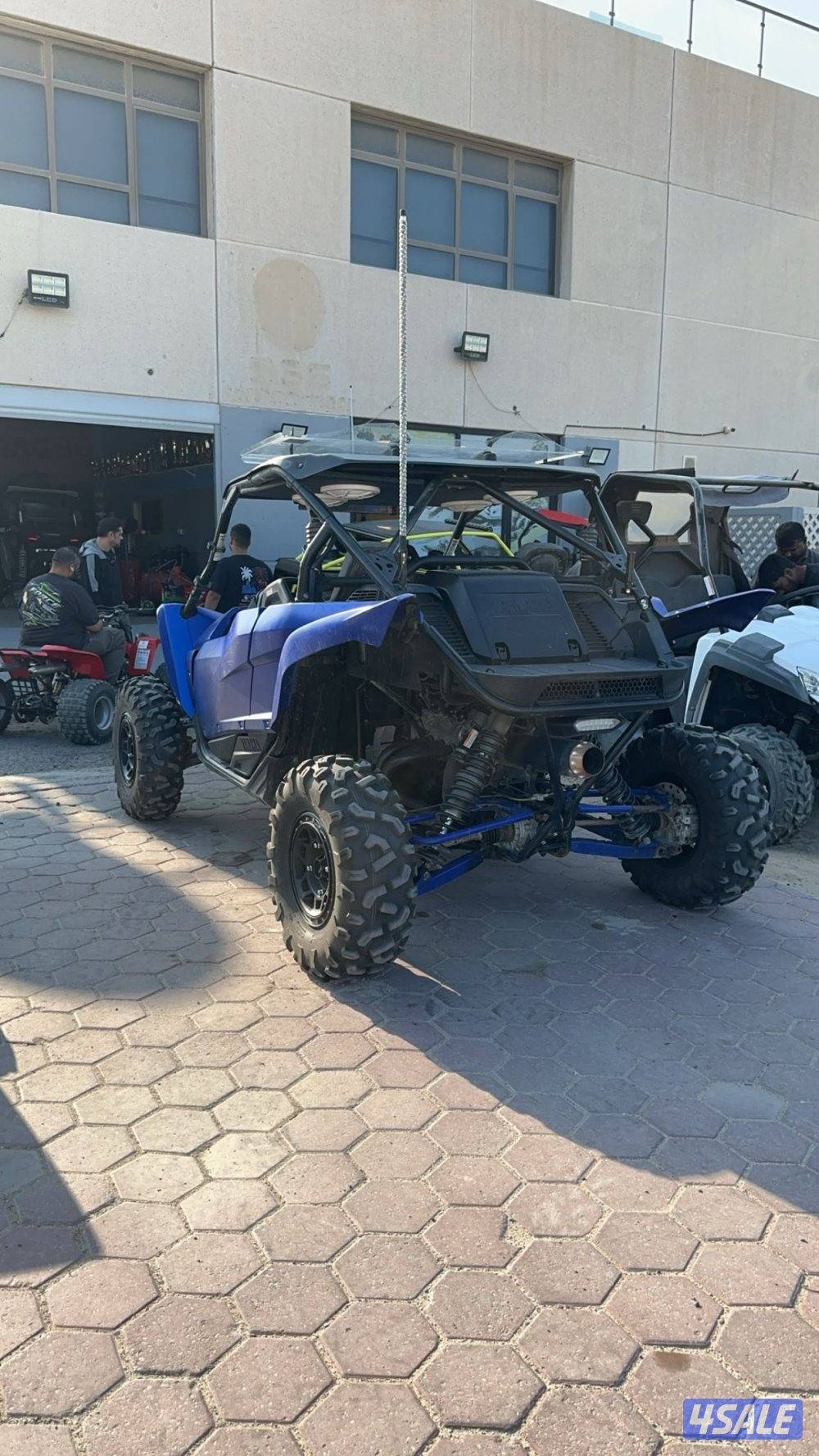 للبيع yamaha YXZ 1000r قير عادي0