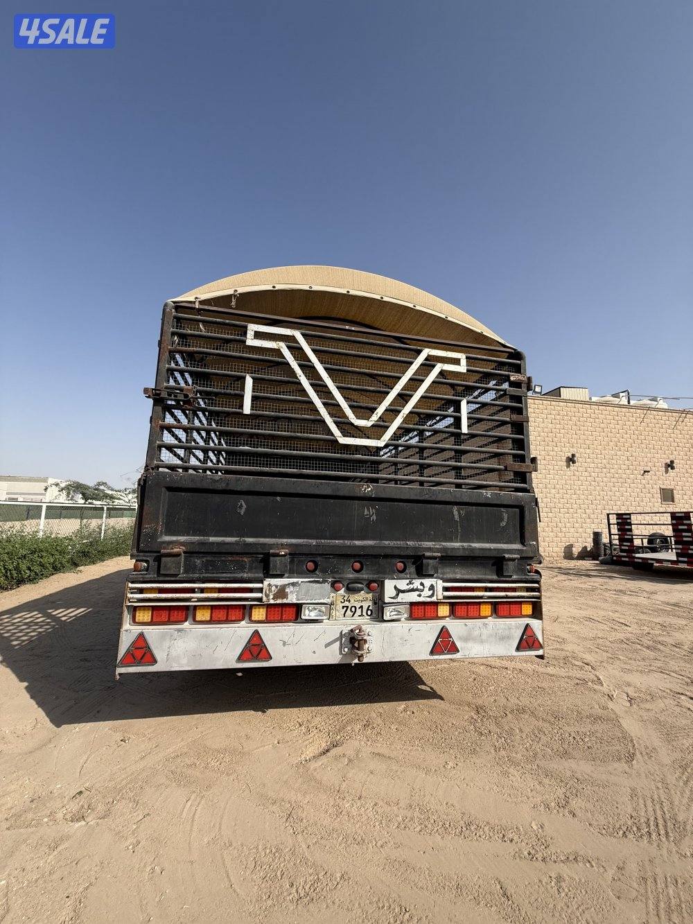 3500 نصف شاحنه 6 welمكينه 454 عداد 97,000 فقط وكالة الكويت صبغ الوكاله14