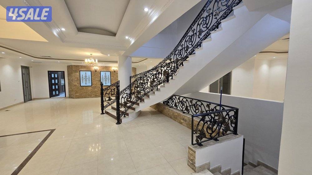 بيت كامل مع حمام سباحة وسرداب للإجار8